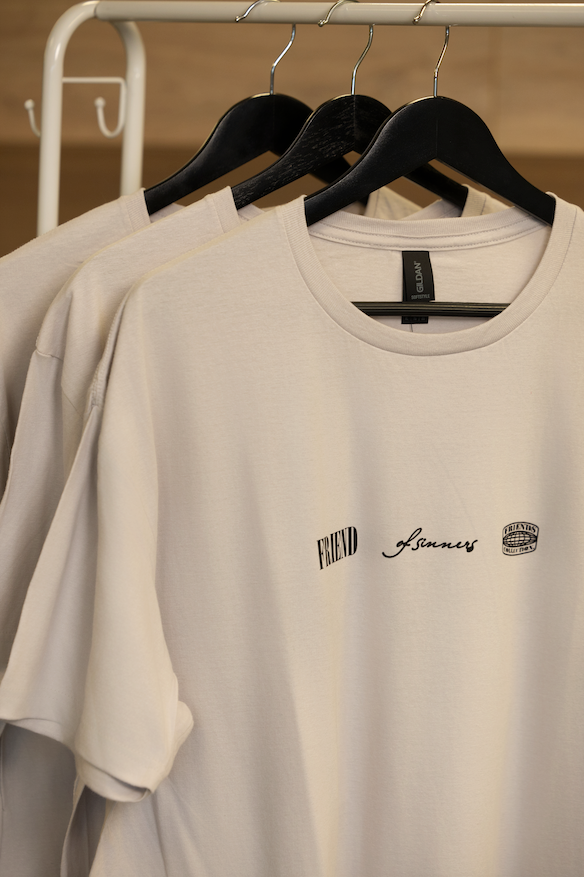 Friends Of Sinners | T-Shirt