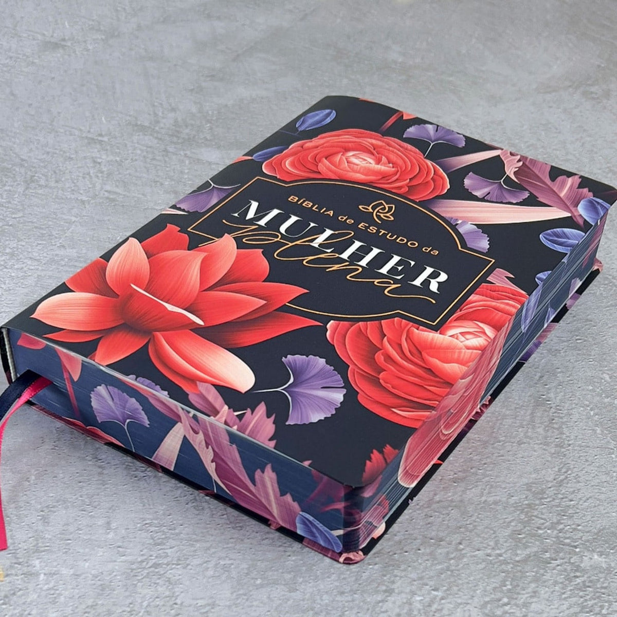Full Woman Study Bible | NVI | Big Flower Luxury Cover