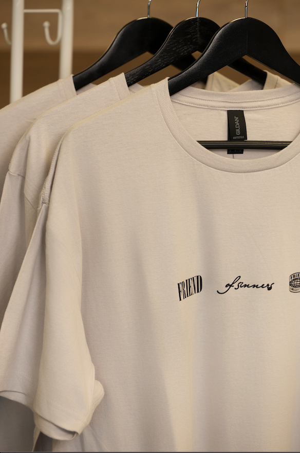 Friends Of Sinners | T-Shirt