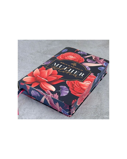 Bíblia De Estudo Da Mulher Plena | NVI | Capa Luxo Big Flower